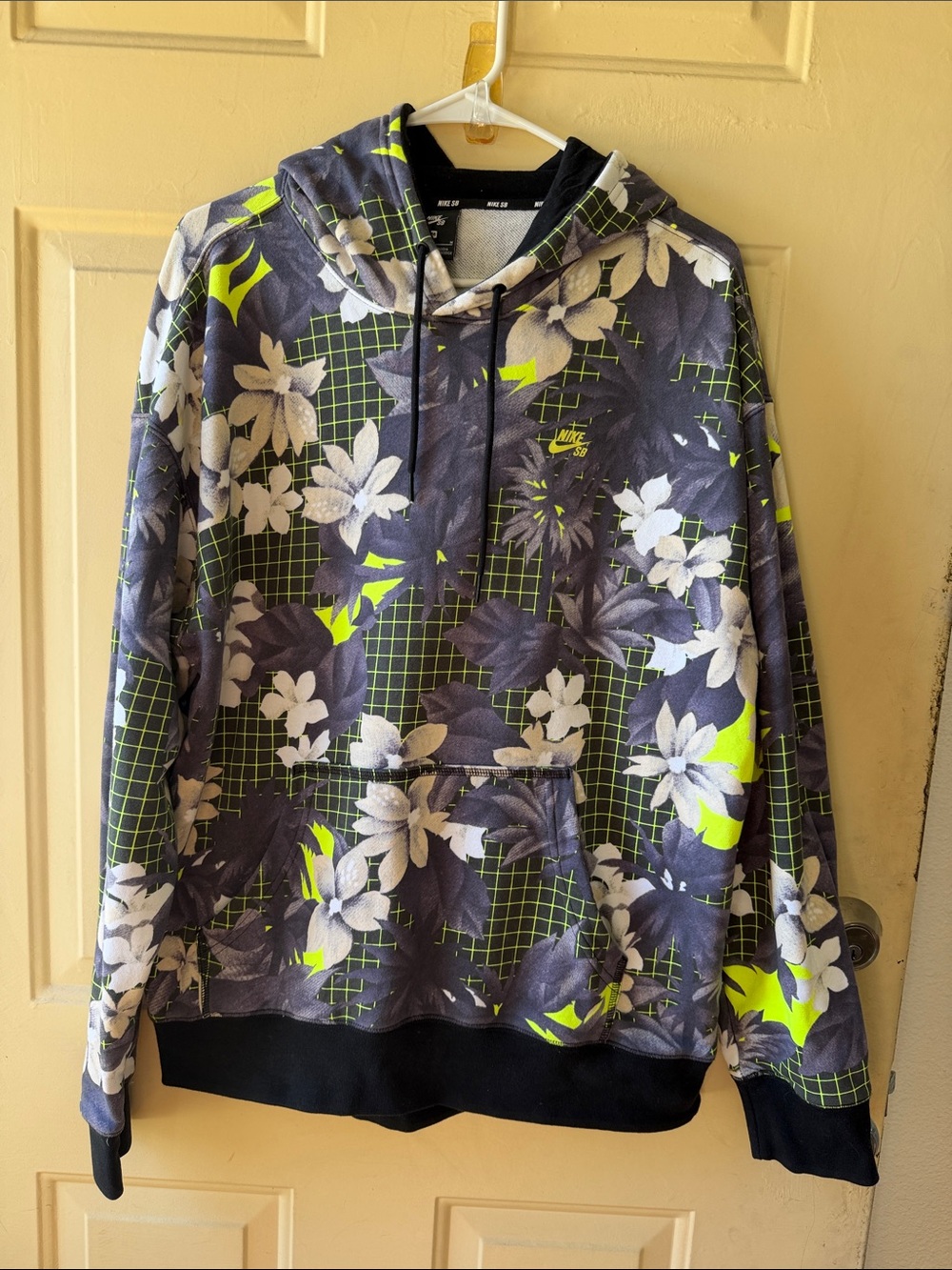 Nike Men’s Floral Grid Hoodie - grey, beige & Neon Yellow